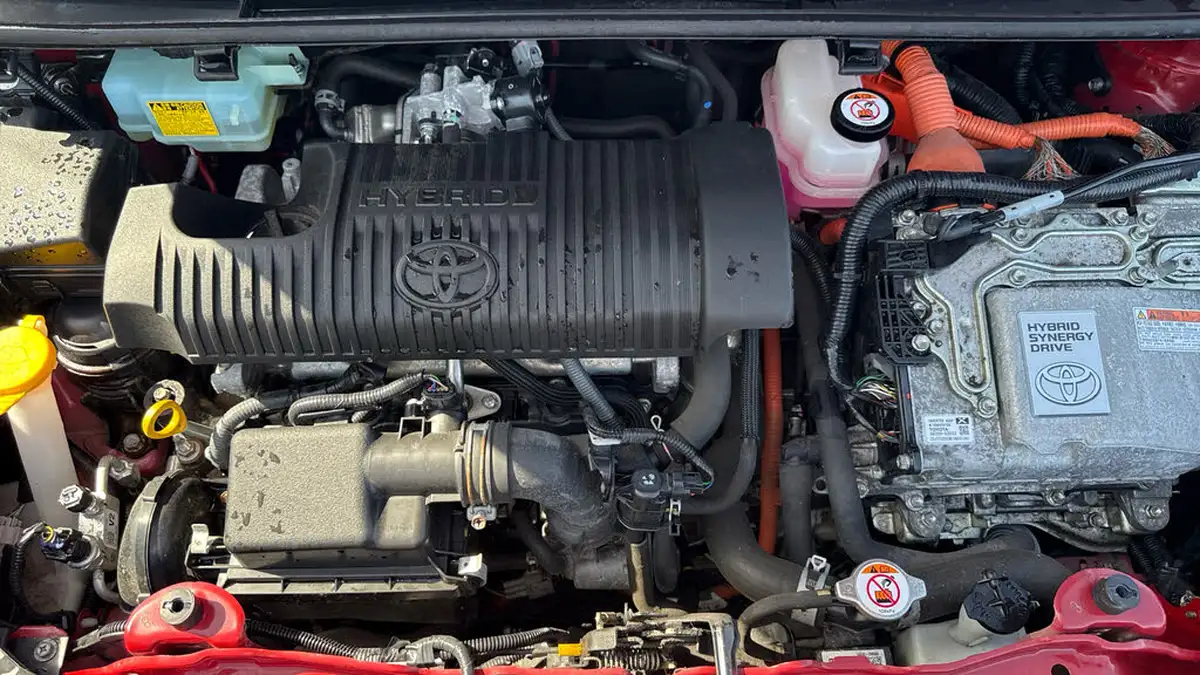 2018-toyota-yaris-15-vvt-i-excel-hybrid-big-15