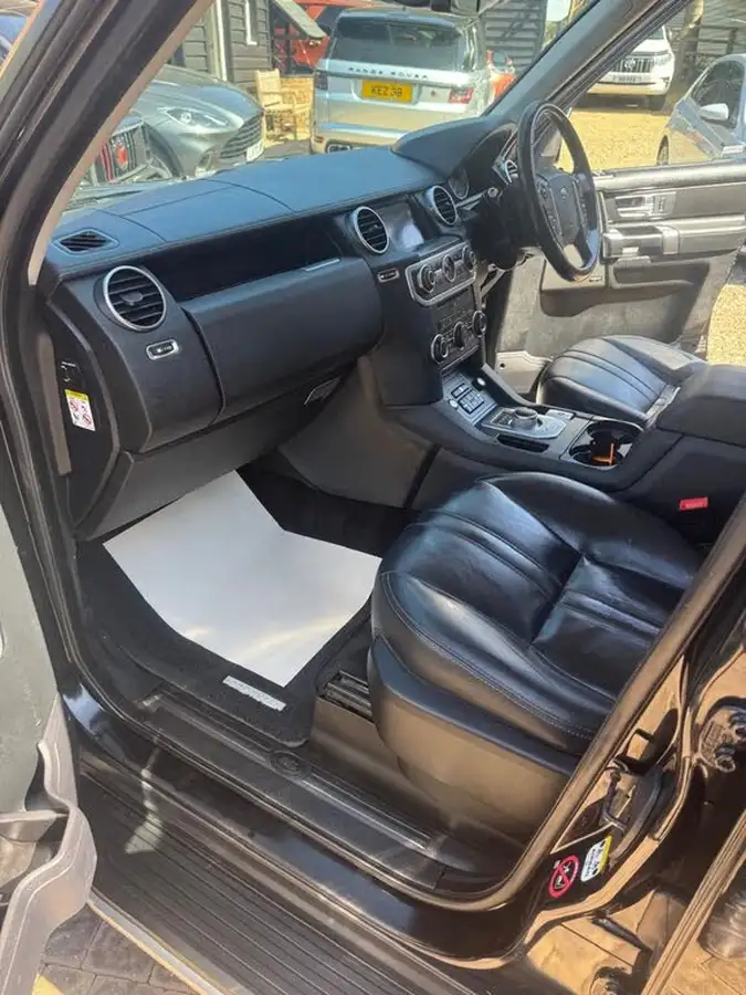 2016-land-rover-discovery-4-30-sd-v6-graphite-big-9