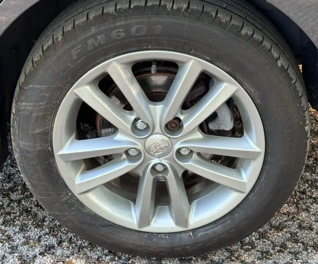 2009-toyota-auris-133-vvt-i-tr-5d-big-36