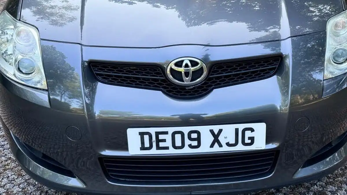 2009-toyota-auris-133-vvt-i-tr-5d-big-12
