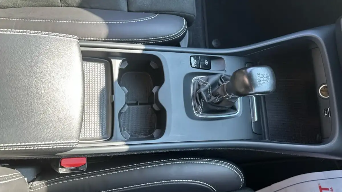 2021-volvo-xc40-15-t3-r-design-161bhp-big-44
