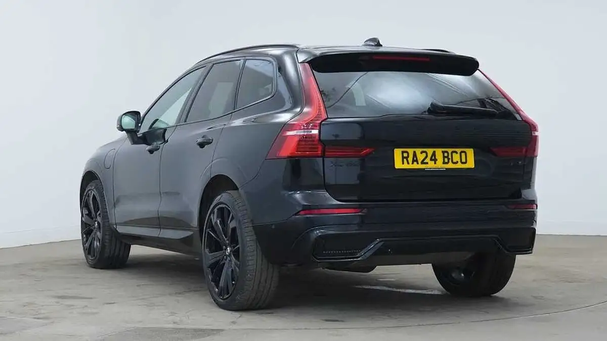 2024-volvo-xc60-20-t6-plus-black-edition-big-4