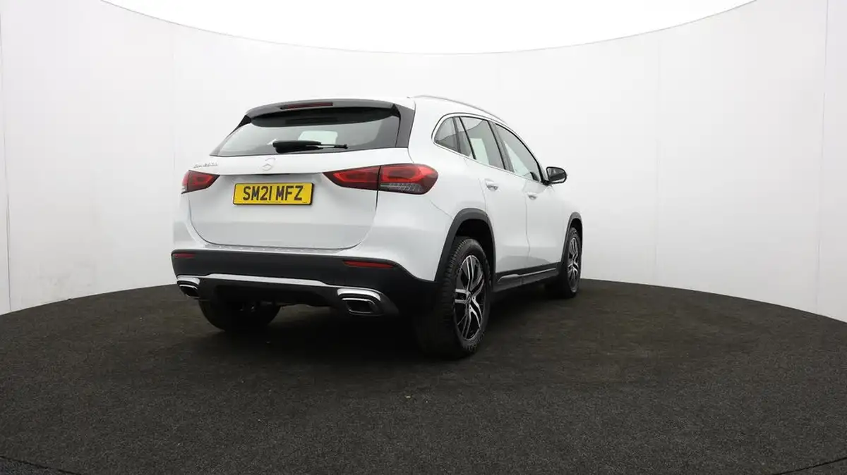 2021-mercedes-benz-gla-class-20d-gla-200d-sport-big-76