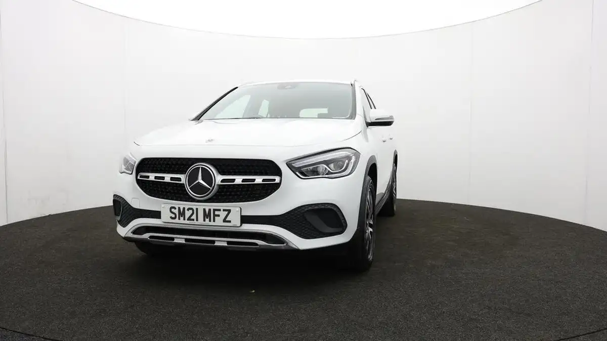 2021-mercedes-benz-gla-class-20d-gla-200d-sport-big-52