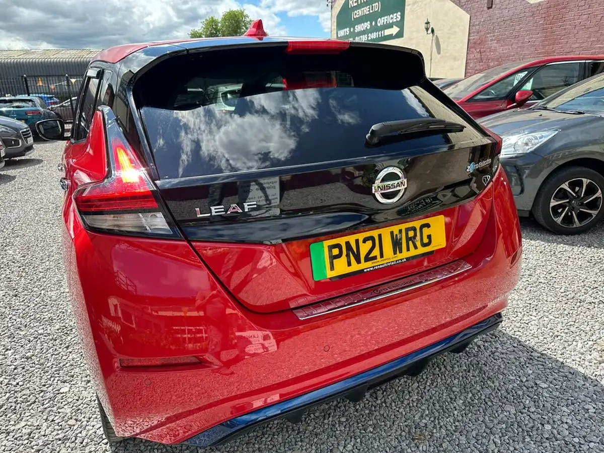 2021-nissan-leaf-e-tekna-big-13
