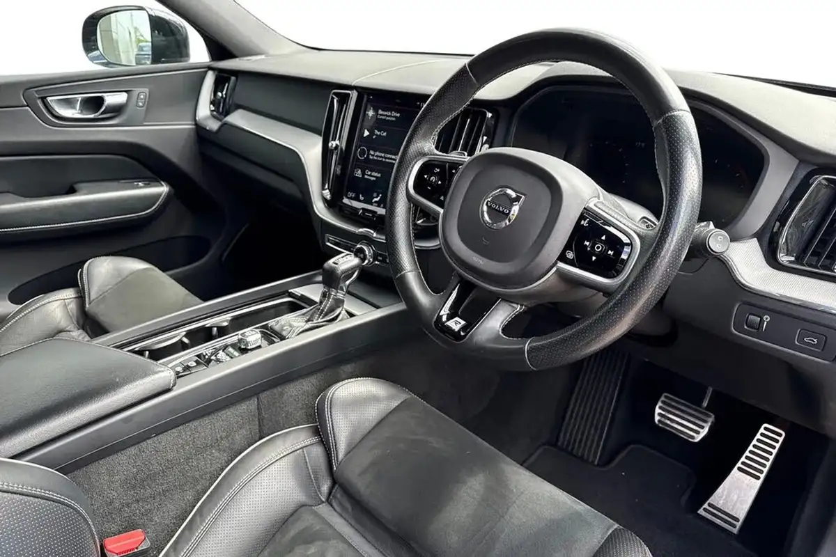 2018-volvo-xc60-20td-d4-r-design-4x4-geartronic-big-13
