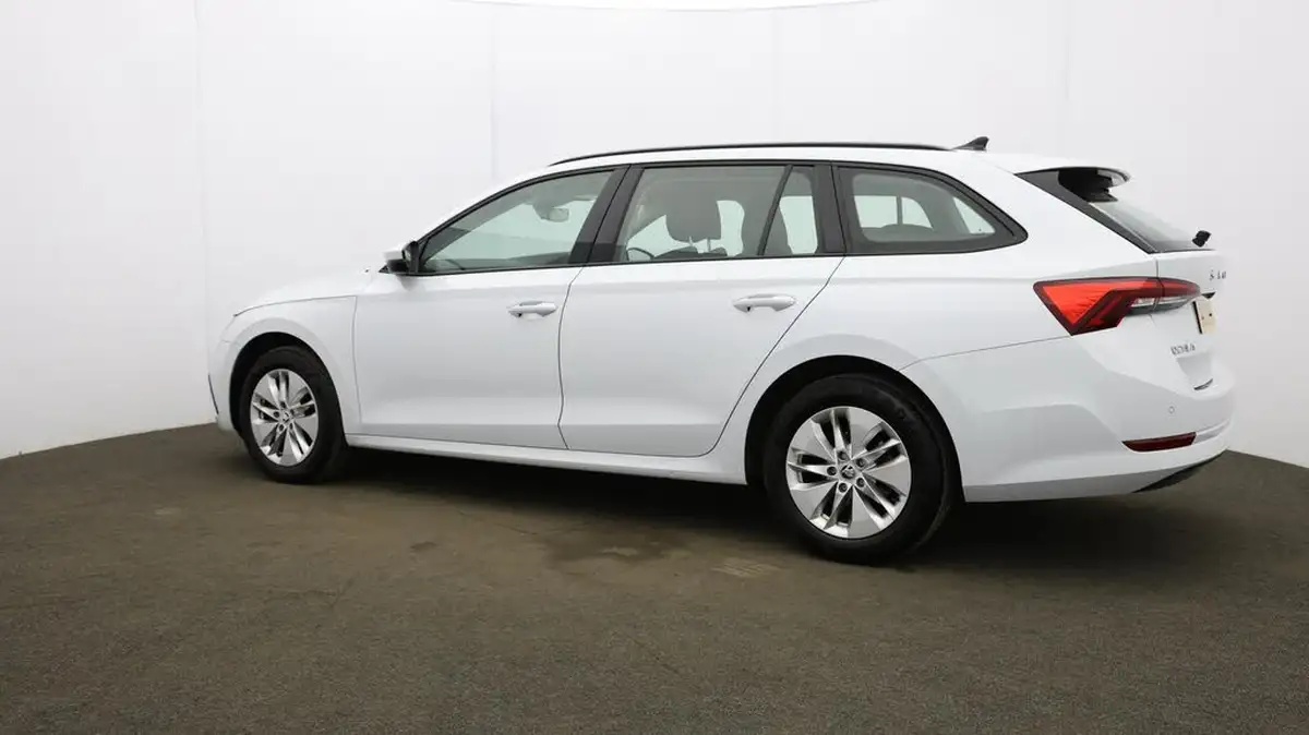2022-skoda-octavia-10-tsi-se-technology-110ps-estate-big-60