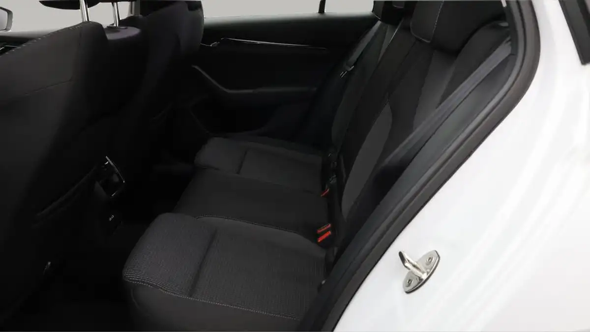 2022-skoda-octavia-10-tsi-se-technology-110ps-estate-big-16