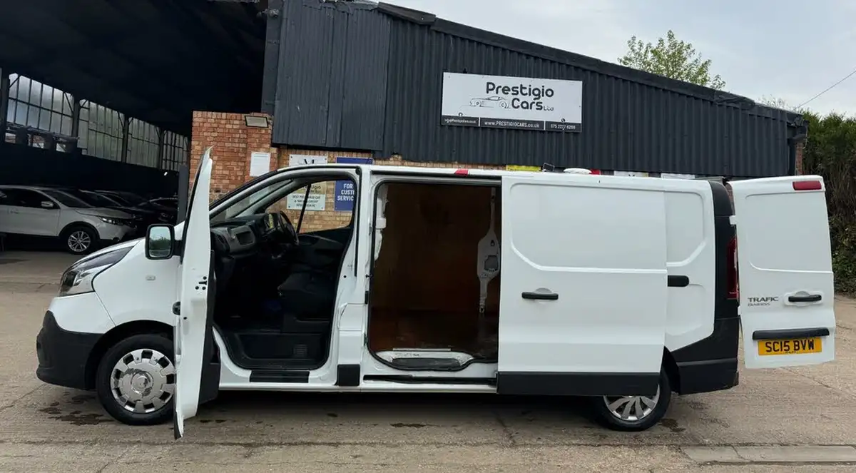 2015-renault-trafic-16dci-ll29-115-business-low-roof-van-big-13