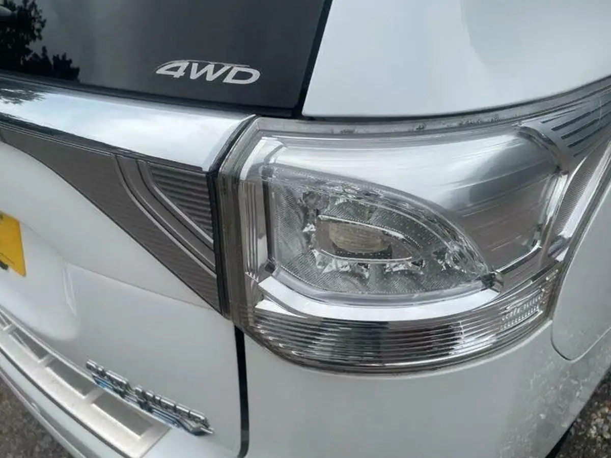 2015-mitsubishi-outlander-20-gx3h-phev-5st-big-11