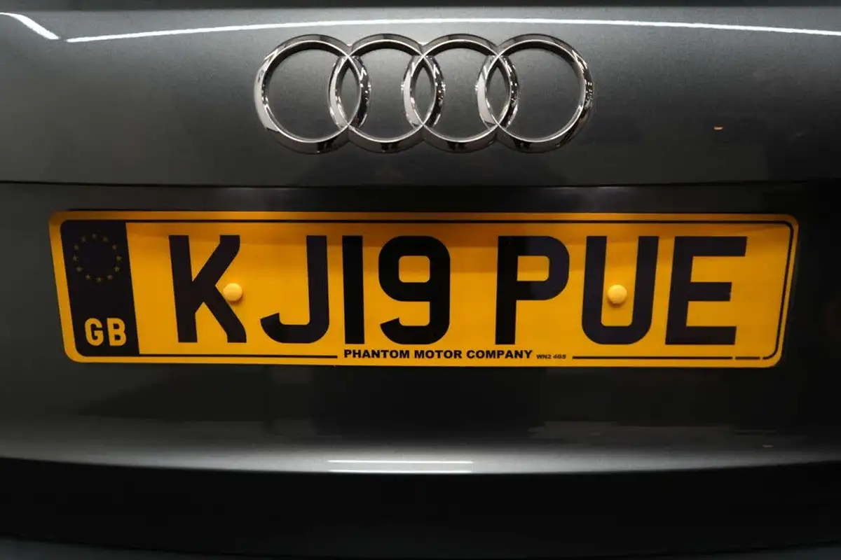 2019-audi-q3-20-40-tfsi-s-line-big-12