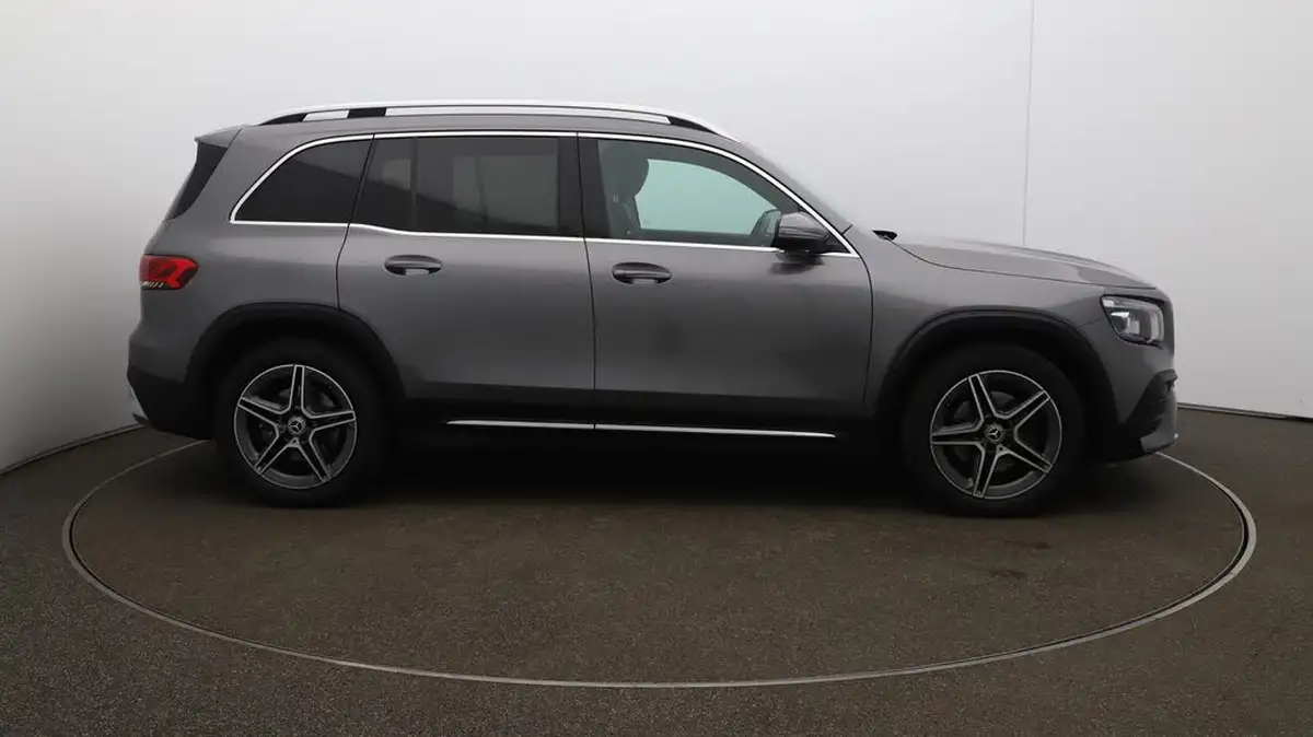 2021-mercedes-benz-glb-class-13-glb200-amg-line-8g-tronic-big-50