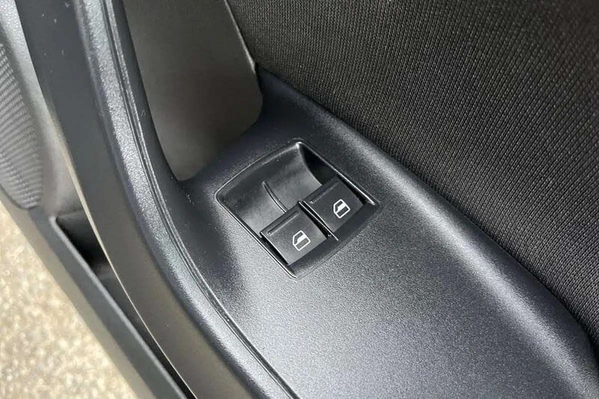 2016-seat-ibiza-12-tsi-fr-110ps-hatchback-5d-big-15