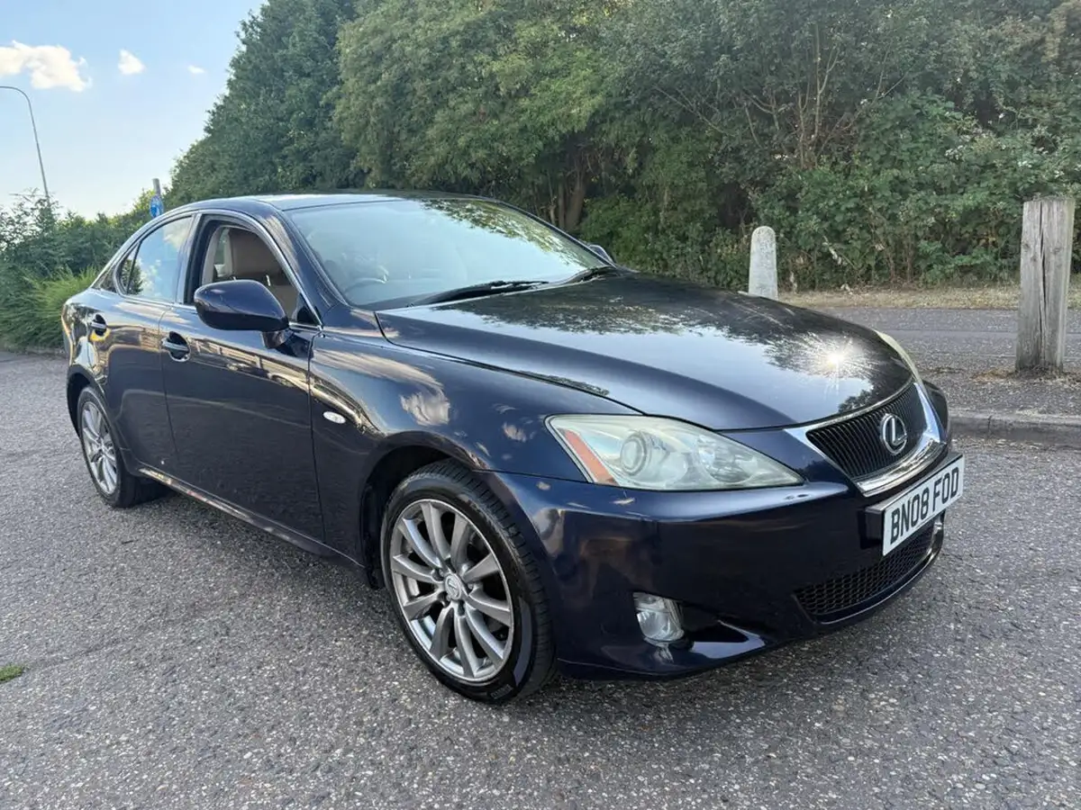 2008-lexus-is-220d-22td-se-big-2