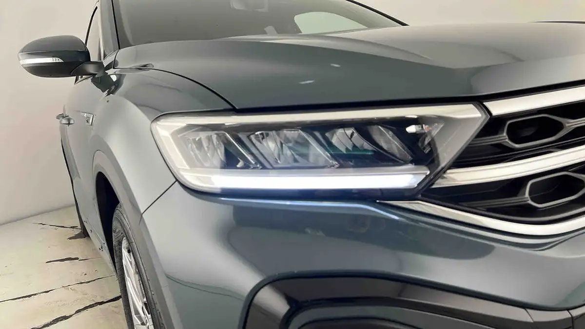 2025-volkswagen-t-roc-15-tsi-r-line-hatchback-5d-dsg-big-22