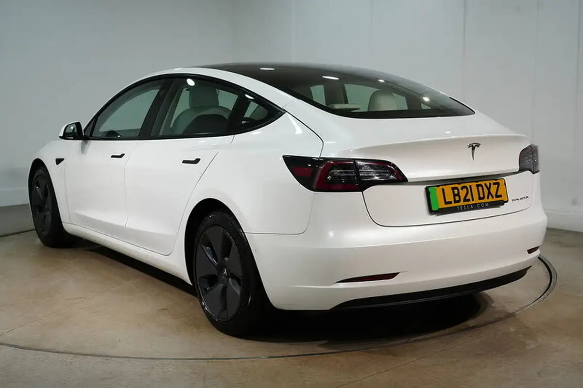 2021-tesla-model-3-e-long-range-4x4-big-6