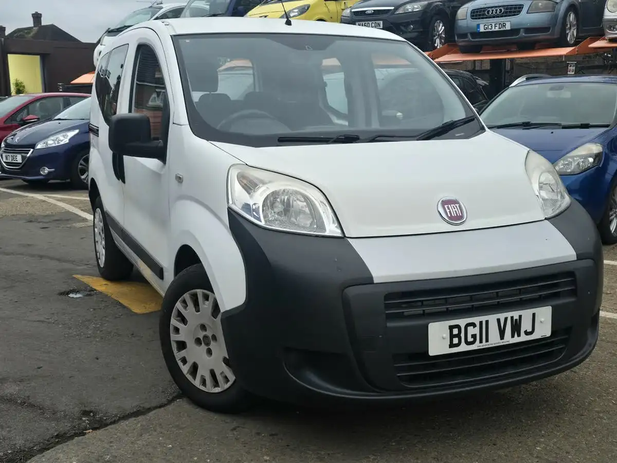 2011-fiat-qubo-big-8
