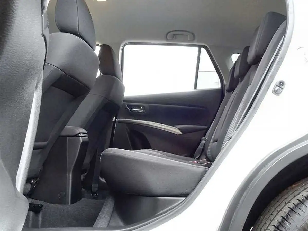 2024-suzuki-s-cross-15-motion-big-12