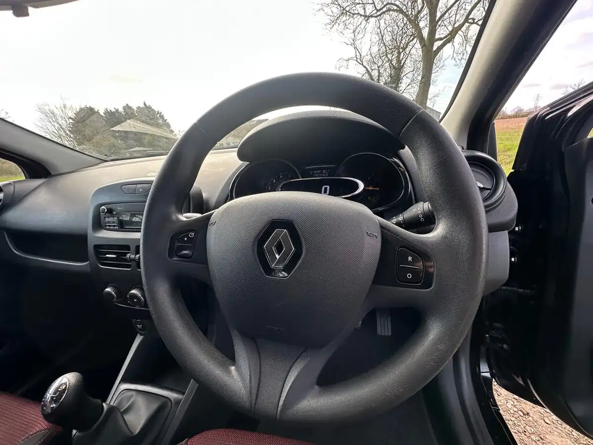 2013-renault-clio-15td-90bhp-expression-energy-ss-hatchback-5d-big-18