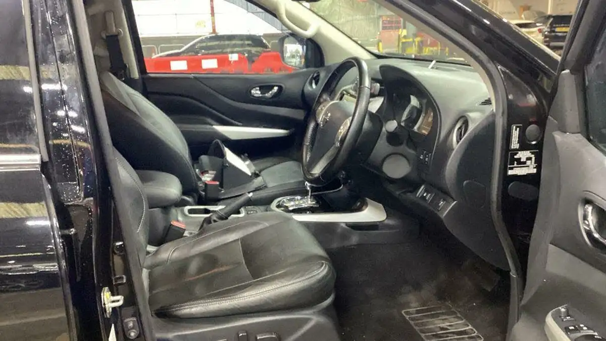 2021-nissan-navara-23dci-tt-tekna-8-navileather-auto-big-19