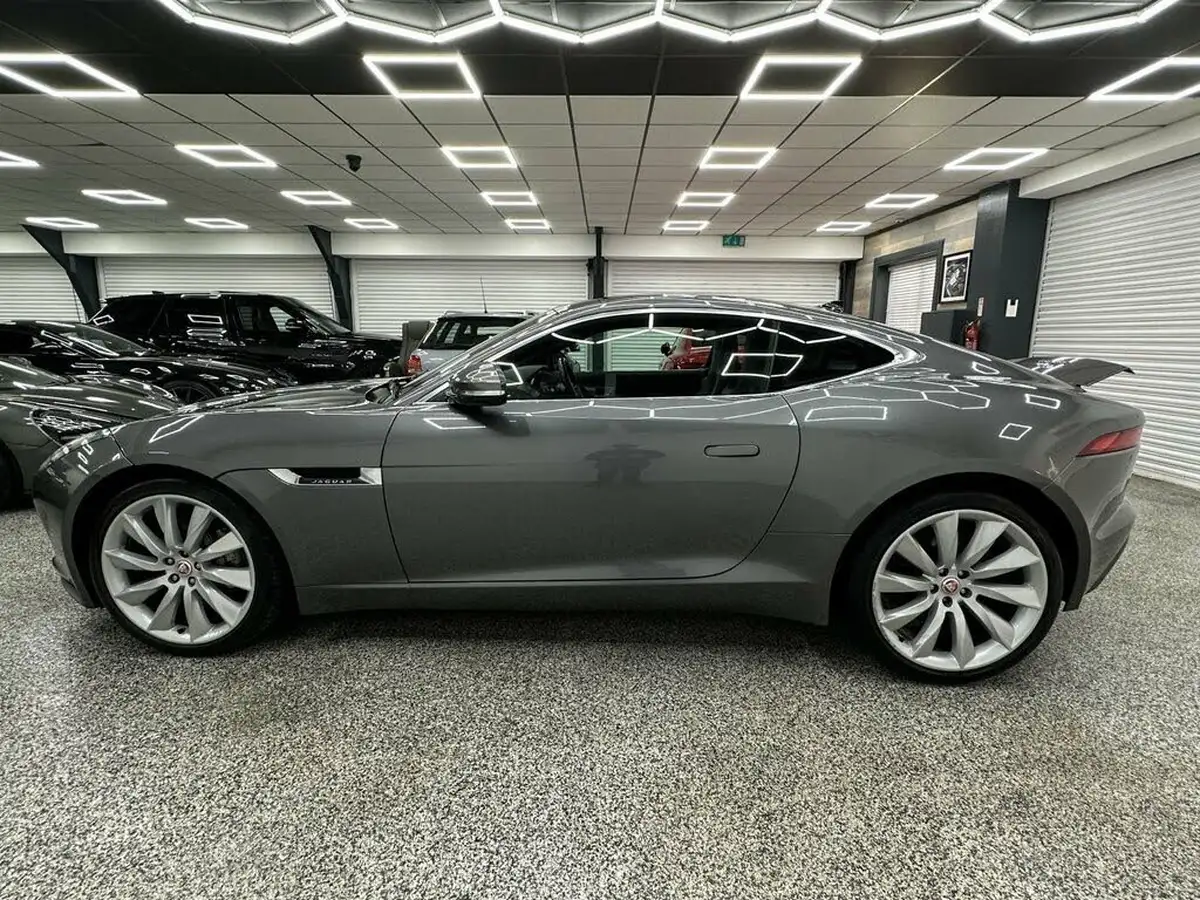 2015-jaguar-f-type-30-v6-coupe-quickshift-big-18