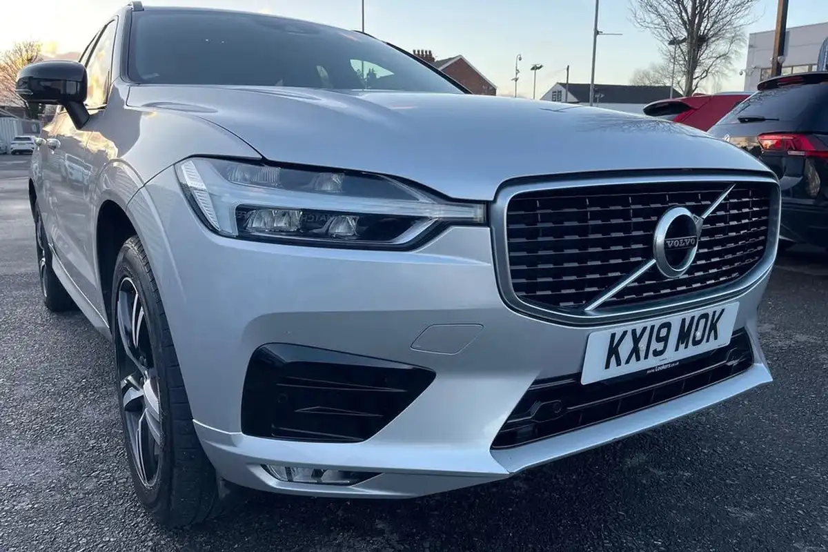 2019-volvo-xc60-20td-b5-r-design-big-16