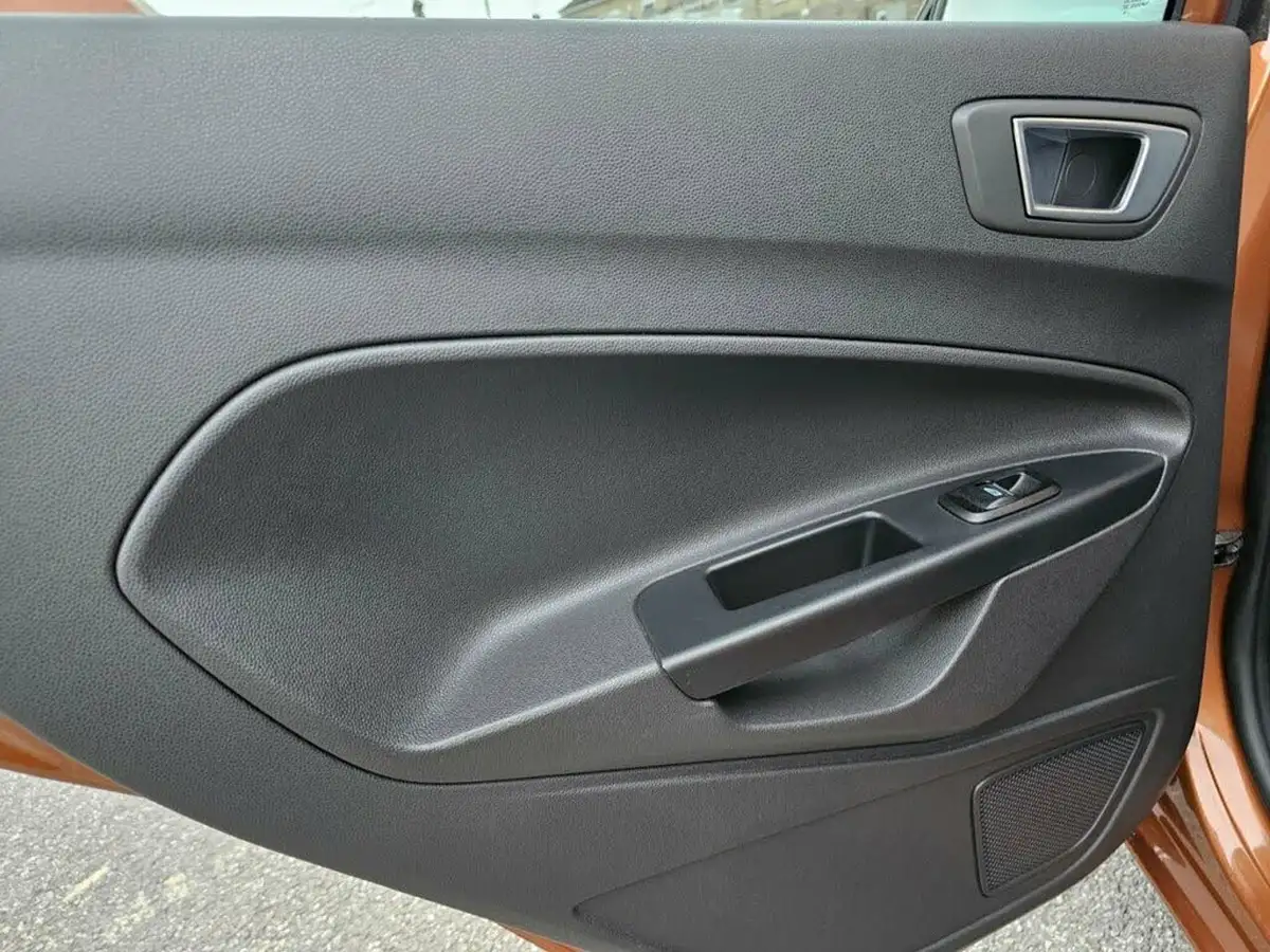 2014-ford-fiesta-16tdci-titanium-x-5d-big-26