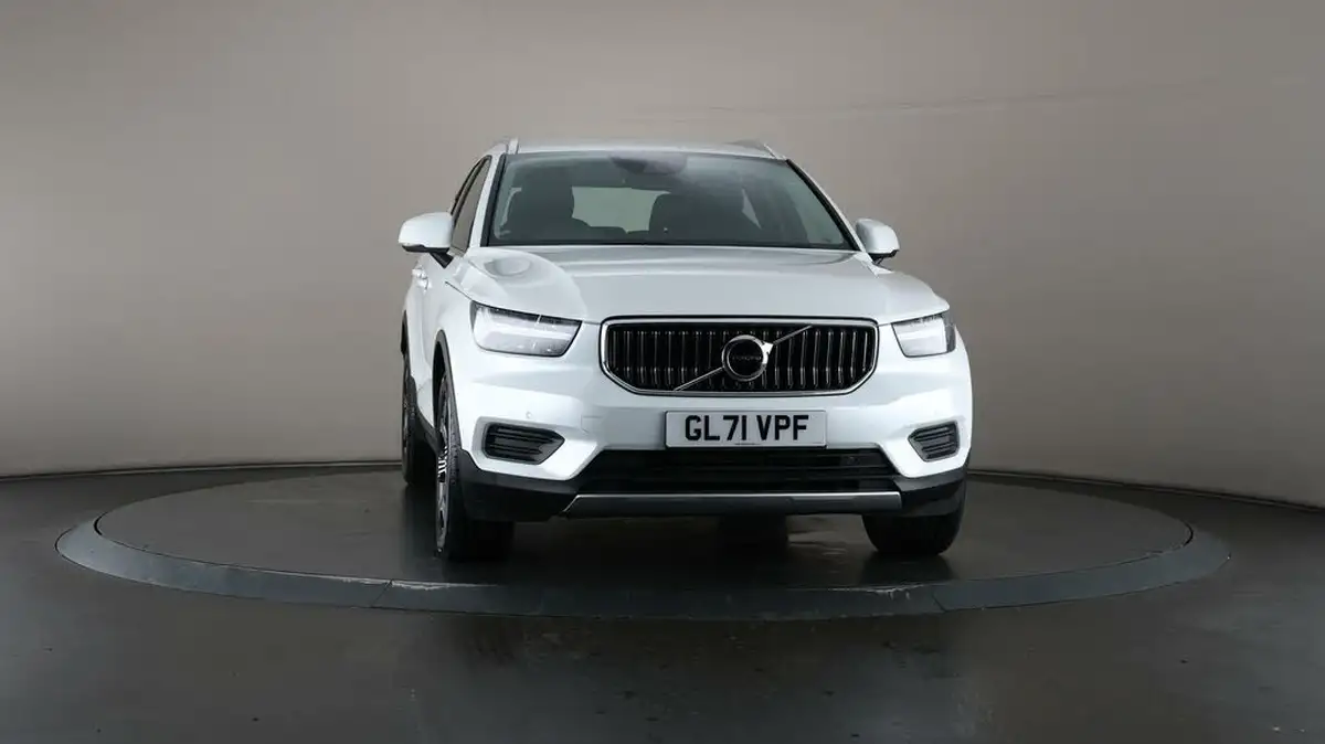 2022-volvo-xc40-20-b4-inscription-awd-big-40