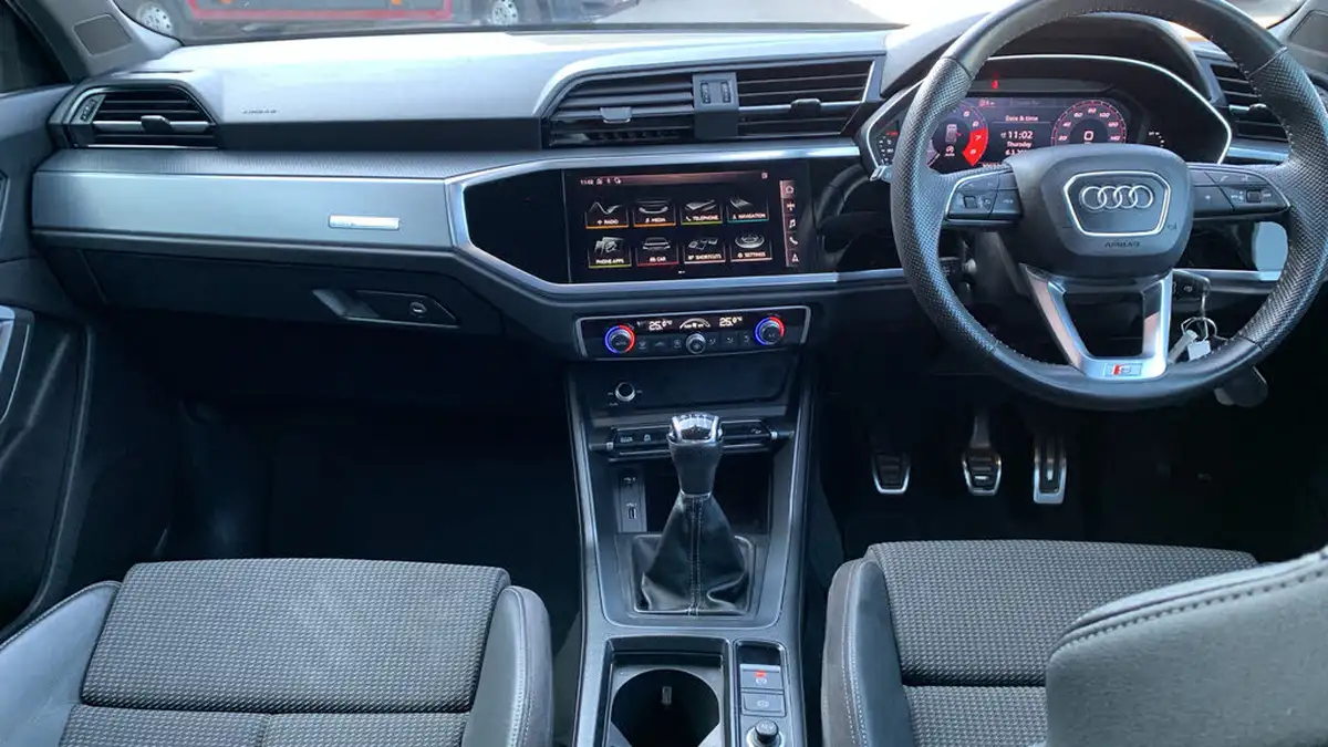 2020-audi-q3-15-35-tfsi-s-line-cod-station-wagon-big-3