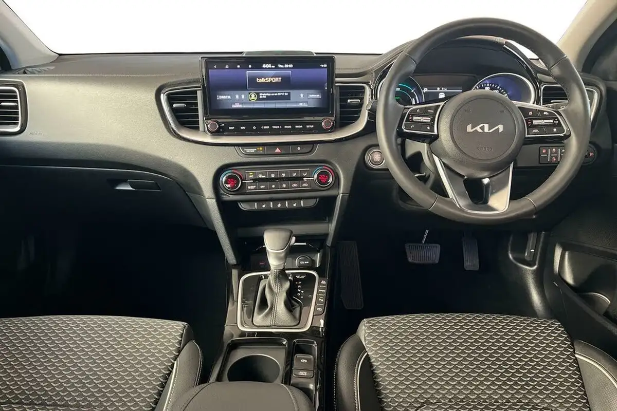 2024-kia-xceed-16-gdi-3-big-8