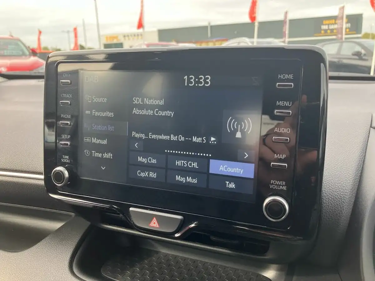 2024-mazda-mazda2-15-select-big-9
