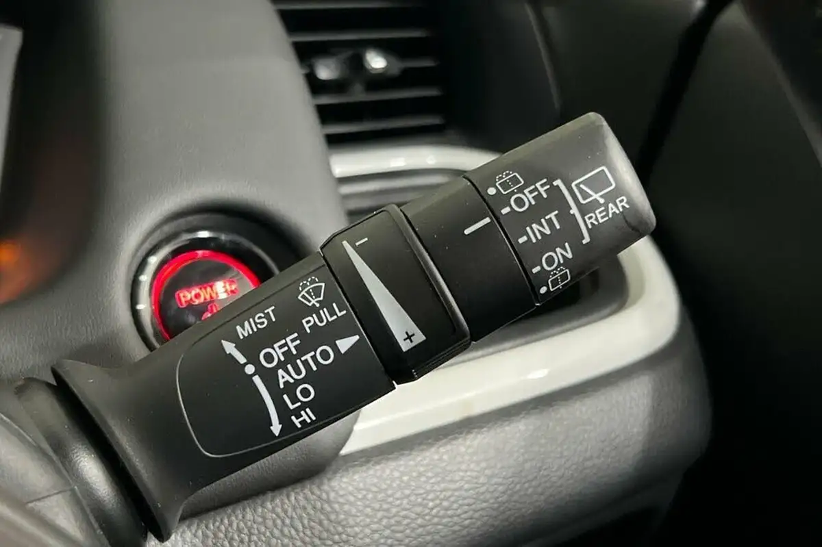 2020-honda-jazz-15-i-mmd-ex-big-22