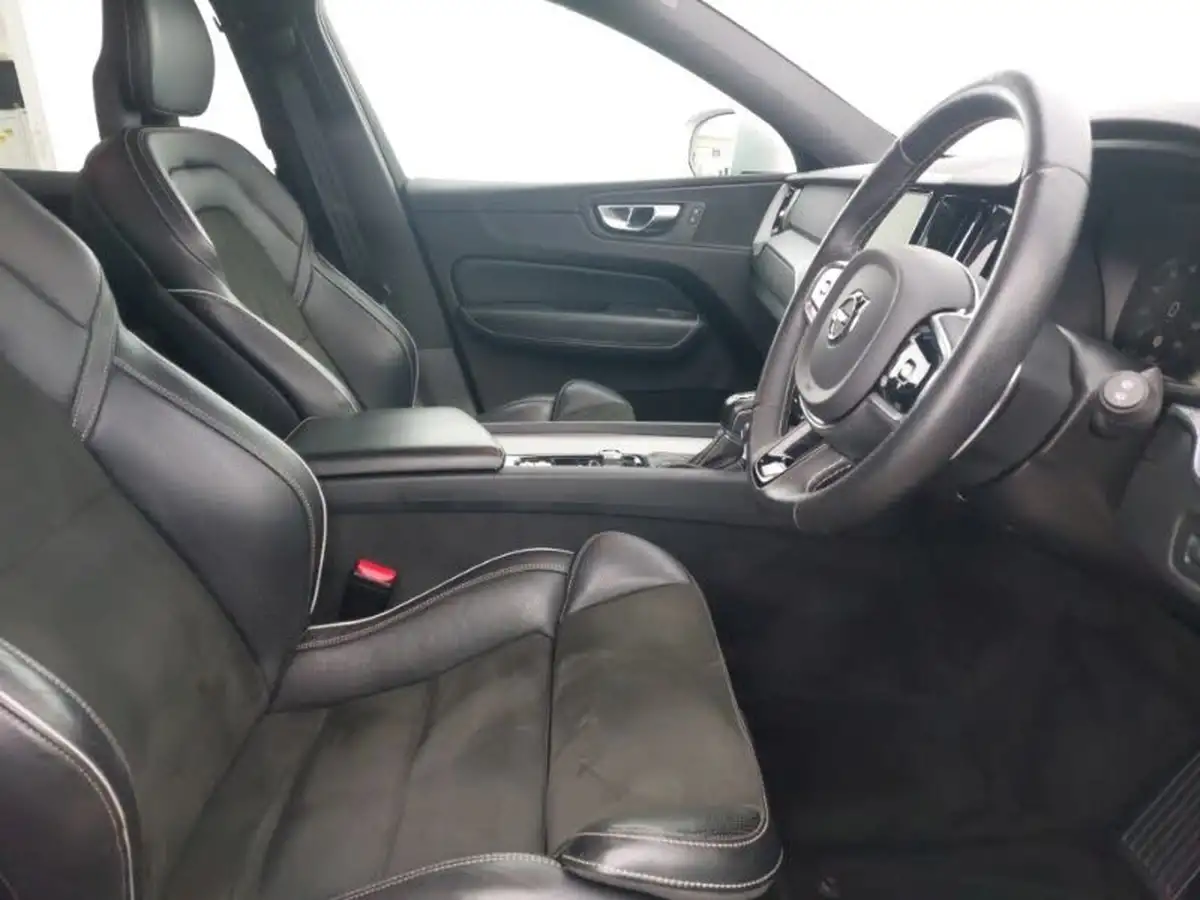 2018-volvo-xc60-20td-d5-r-design-powerpulse-4x4-big-10