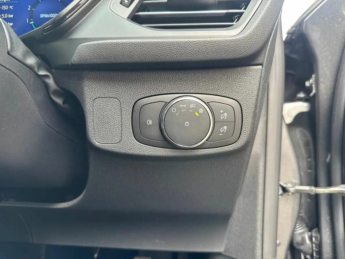 2022-ford-focus-23t-st-hatchback-auto-big-22