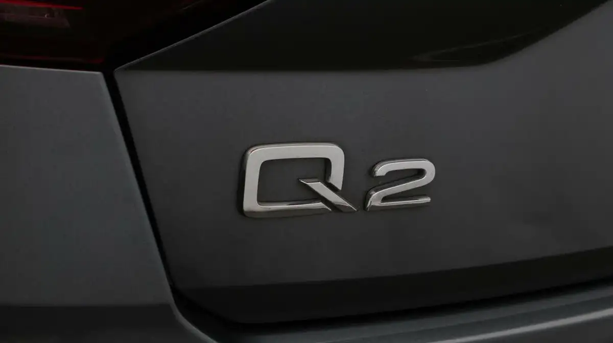 2020-audi-q2-15-35-tfsi-s-line-1498cc-tronic-big-21
