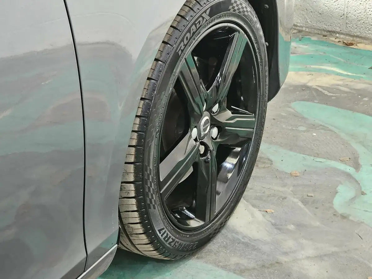 2016-volvo-v40-20-t2-r-design-big-11