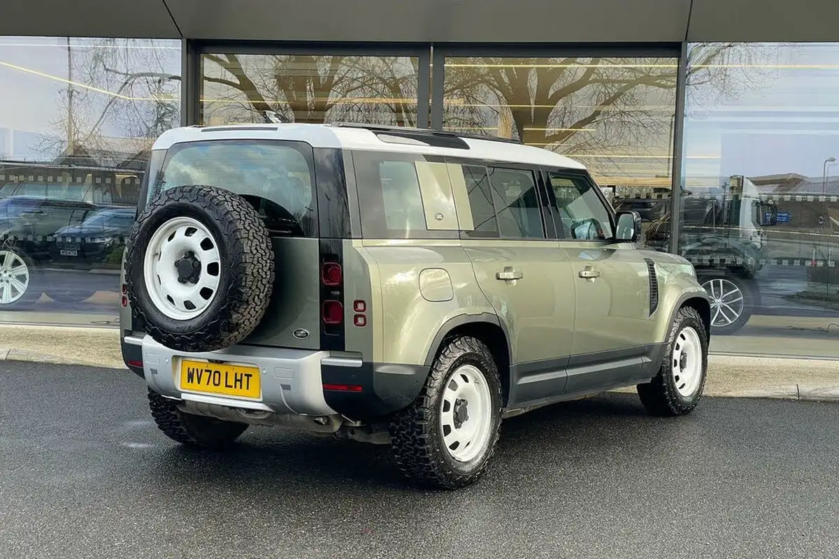 2020-land-rover-110-defender-20-p300-se-110-big-6