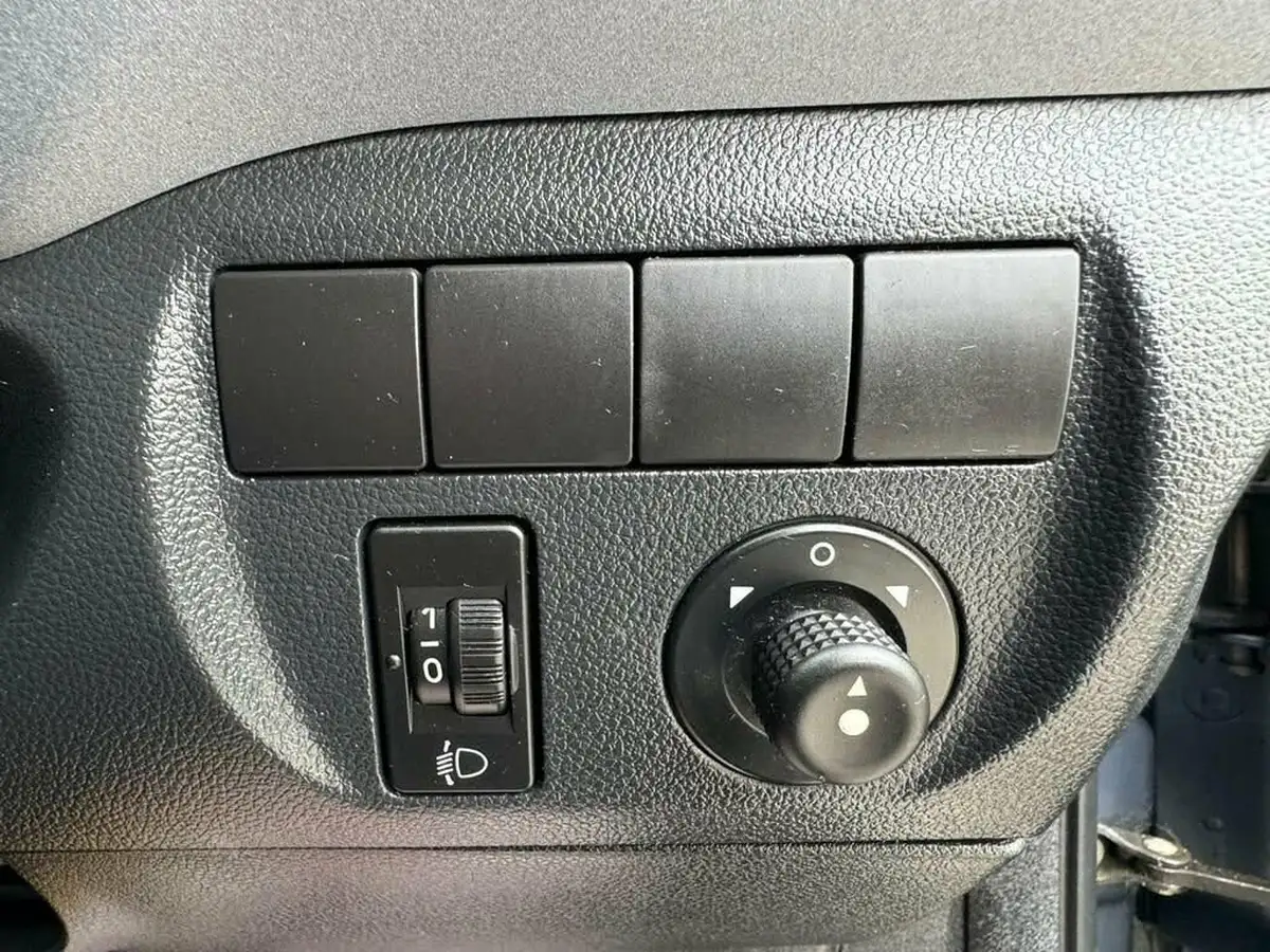 2012-citroen-berlingo-16td-multispace-plus-special-edition-big-25