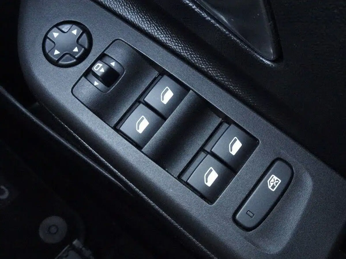 2021-vauxhall-corsa-12-turbo-elite-nav-premium-auto-big-29