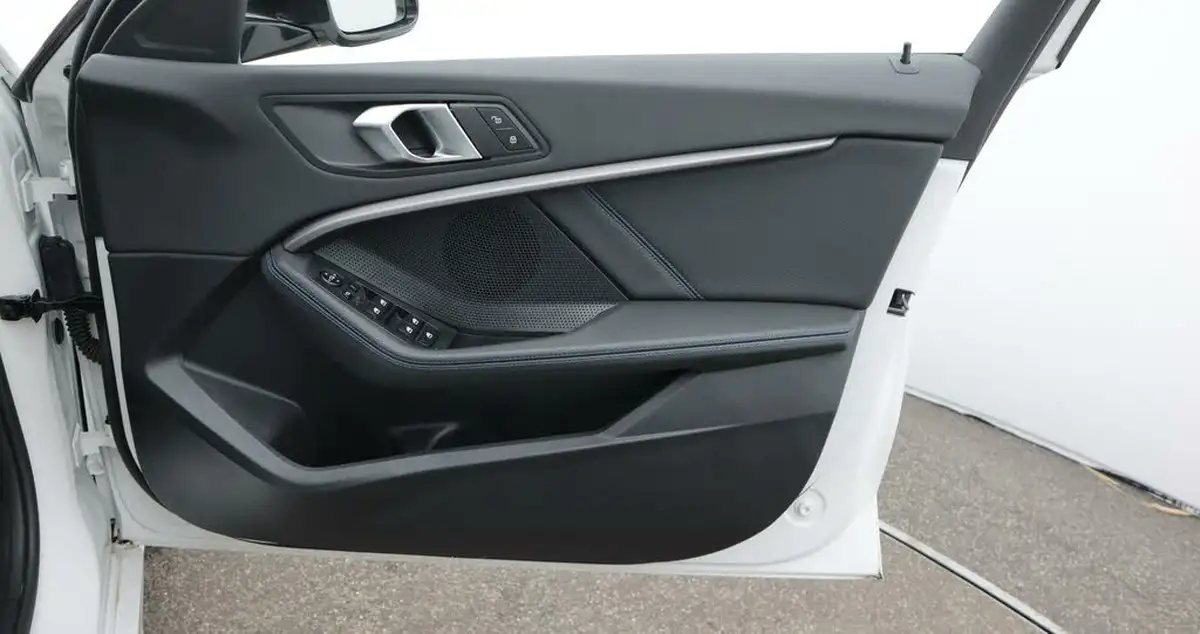 2023-bmw-1-series-15-118i-m-sport-lcp-dct-big-15