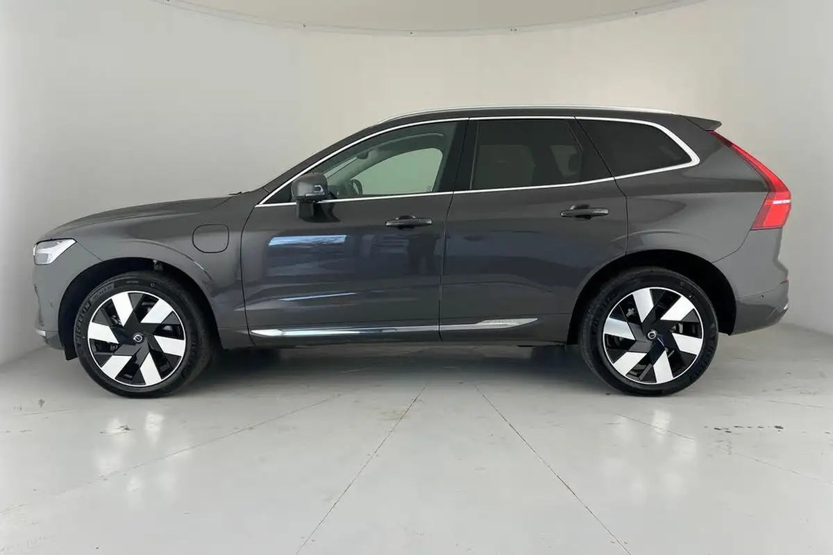 2023-volvo-xc60-20-t8-ultimate-bright-big-23