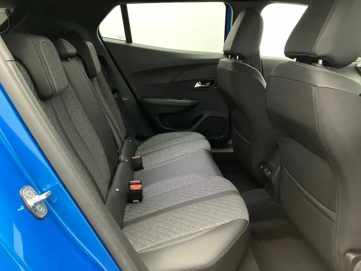 2023-peugeot-2008-suv-12-puretech-allure-big-41