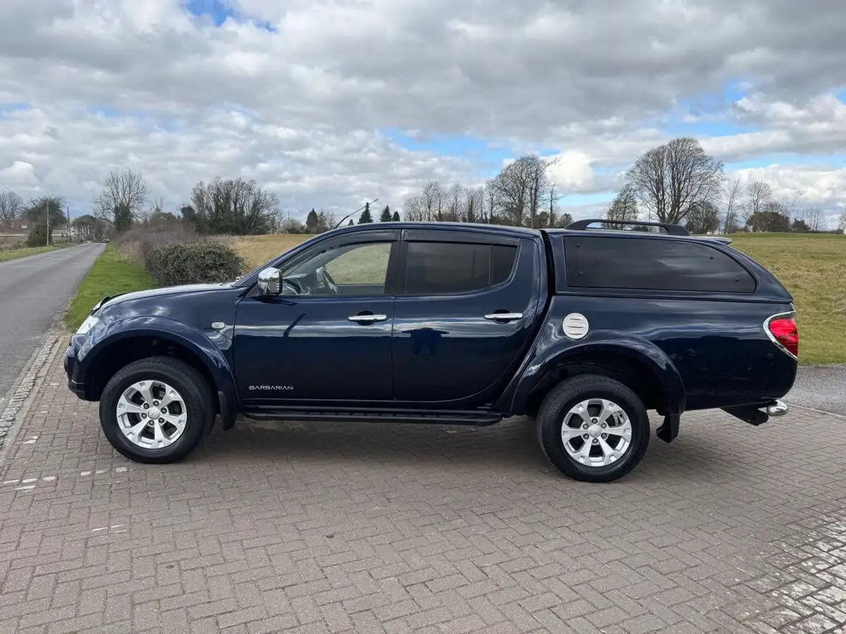 2014-mitsubishi-l200-25td-barbarian-big-13