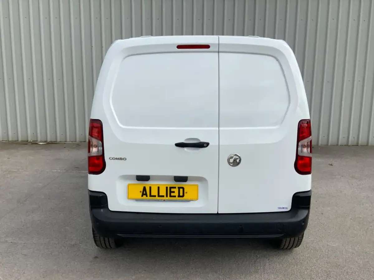 2021-vauxhall-combo-15cdti-dynamic-2300-100pseu6dt-l1h1-panel-big-5