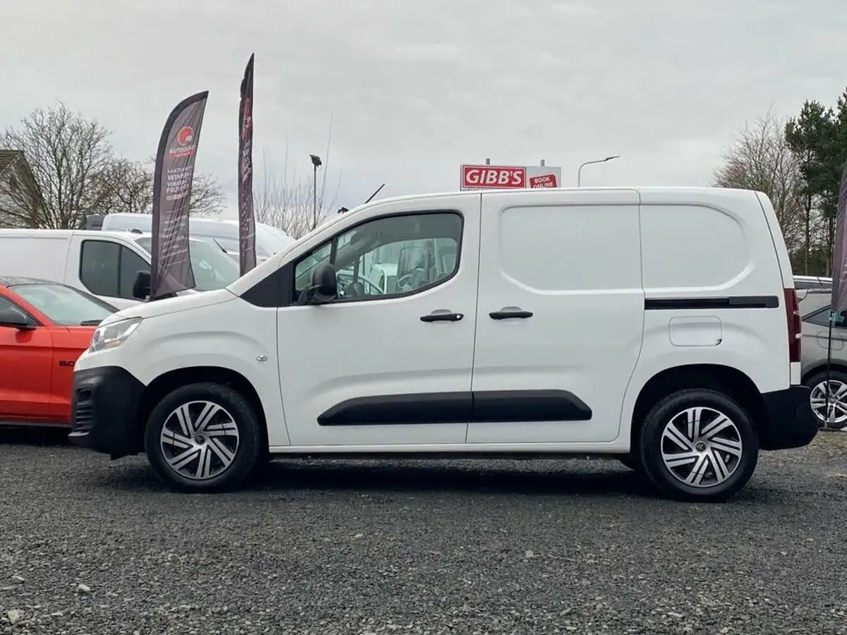 2019-citroen-berlingo-16bluehdi-1000-enterprise-big-2