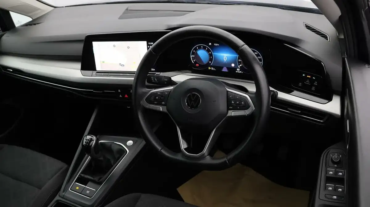 2022-volkswagen-golf-15-tsi-life-130ps-hatchback-big-8