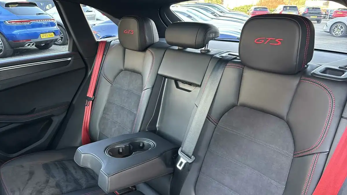 2017-porsche-macan-30-gts-big-14