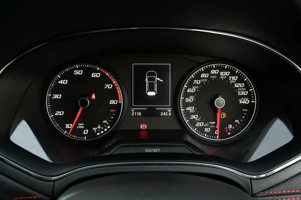 2020-seat-ibiza-10-mpi-fr-big-11