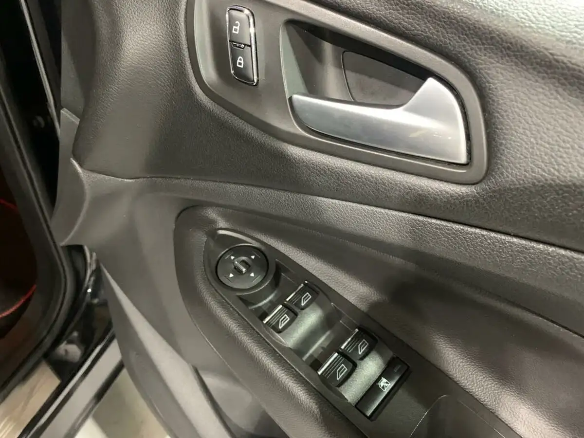 2013-ford-kuga-20tdci-titanium-163ps-awd-big-37