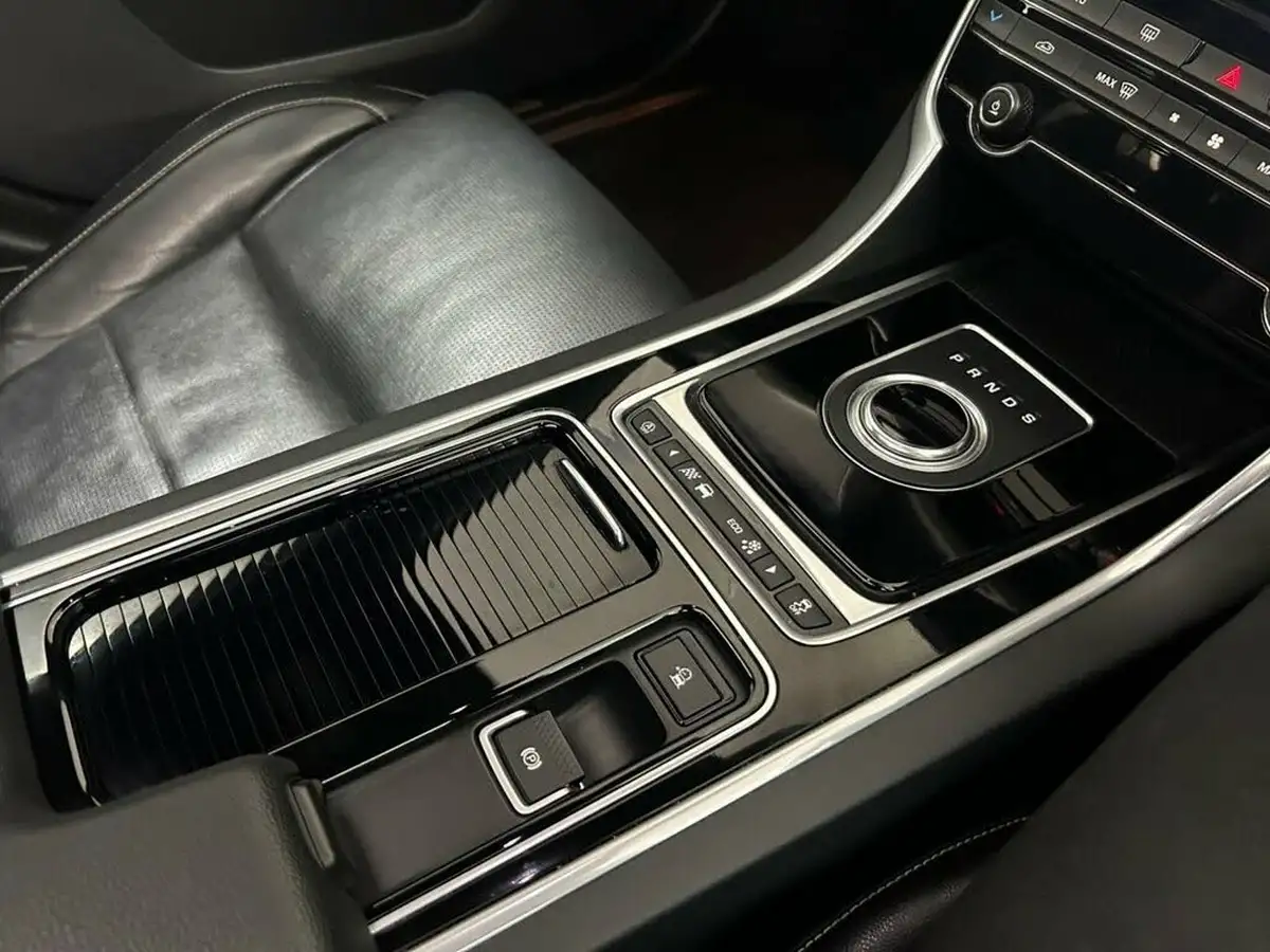 2017-jaguar-xf-20i-r-sport-300ps-awd-saloon-4d-1999cc-big-32